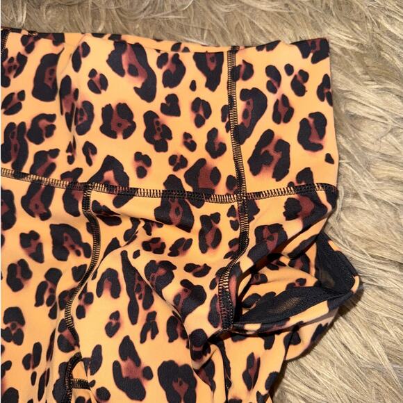 New Fabletics Oasis High Waisted 7/8 Leopard Print Legging size XS - Picture 2 of 4